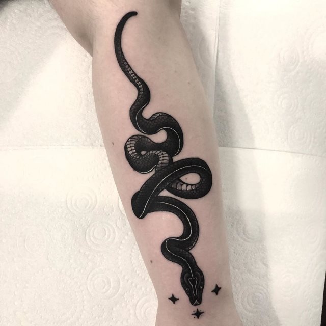 tattoo femenino de serpiente 22