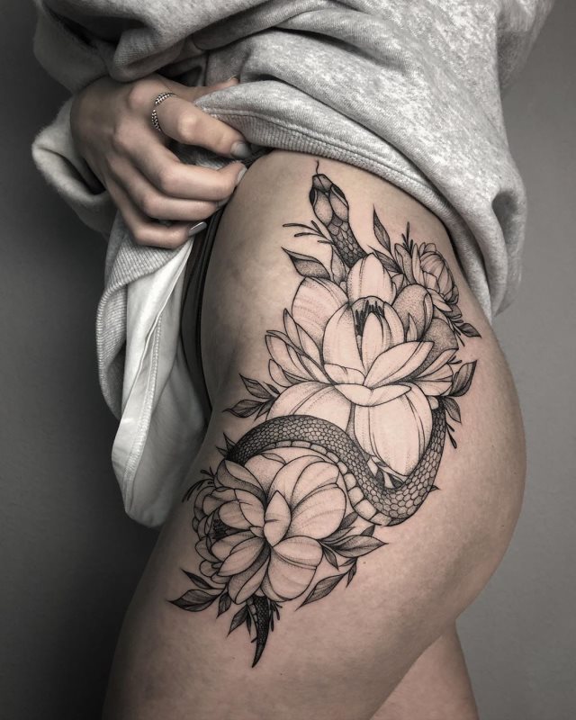 tattoo femenino de serpiente 24