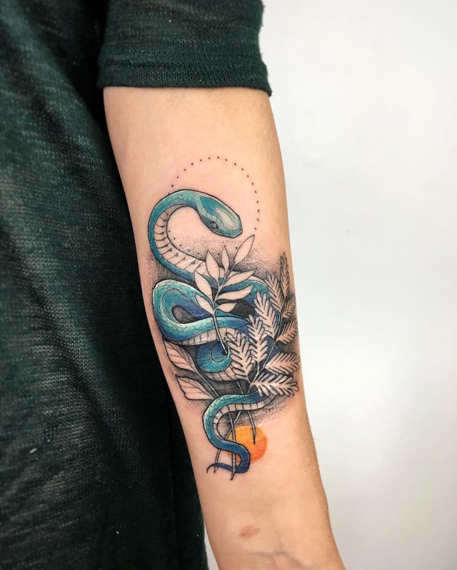 tattoo femenino de serpiente 25