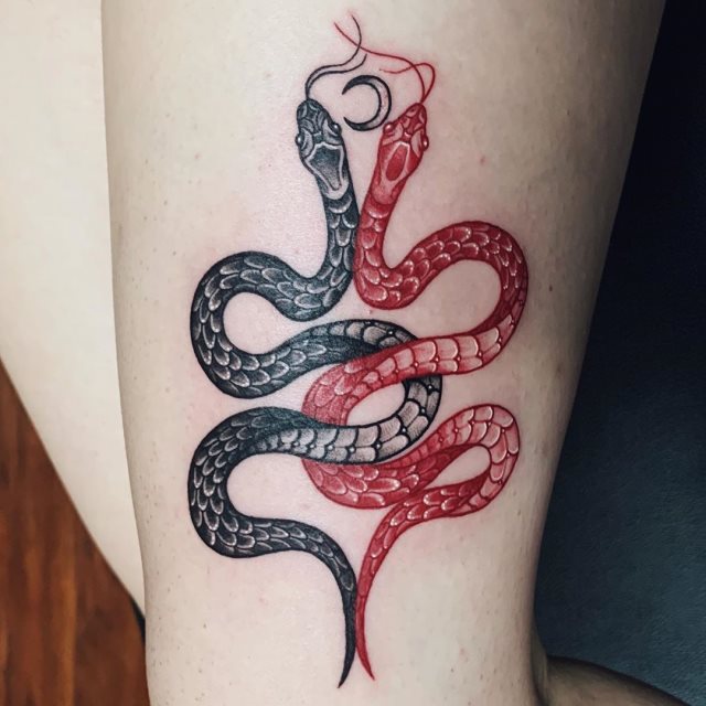 tattoo femenino de serpiente 27
