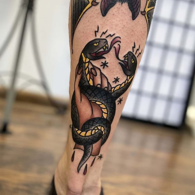 tattoo femenino de serpiente 28