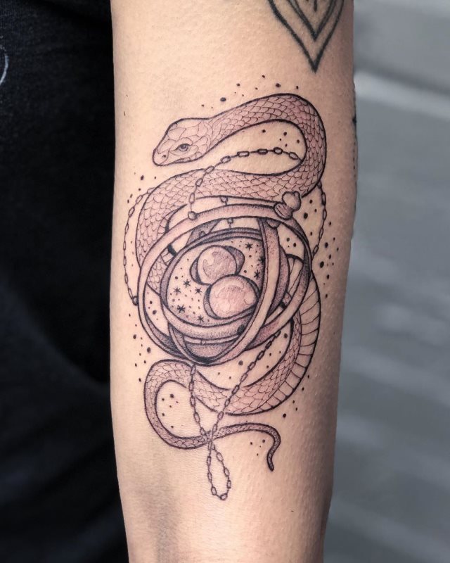 tattoo femenino de serpiente 38