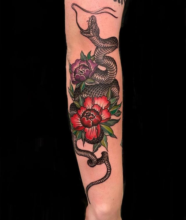 tattoo femenino de serpiente 45