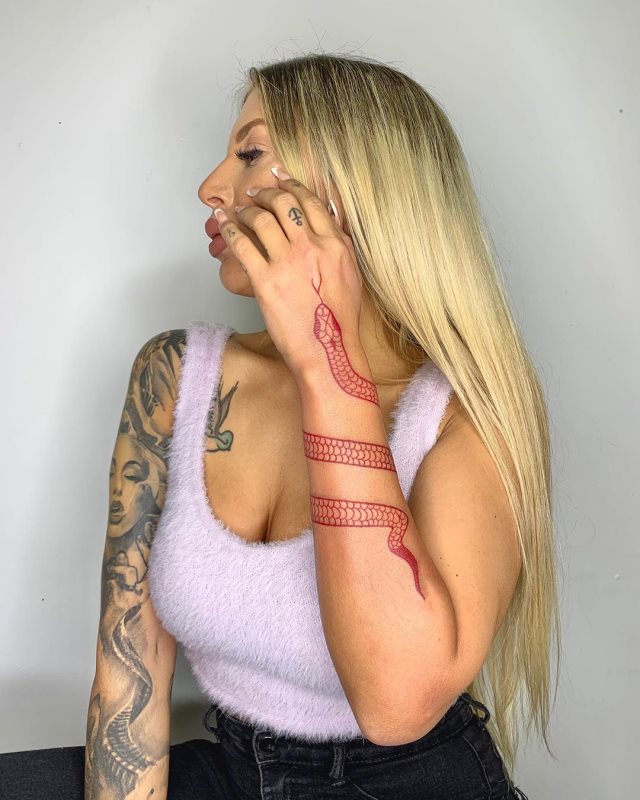 tattoo femenino de serpiente 50