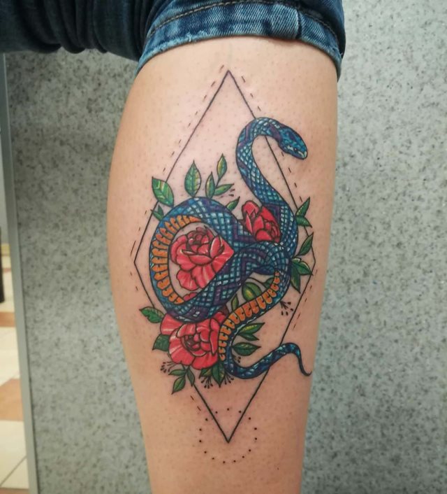 tattoo femenino de serpiente 52