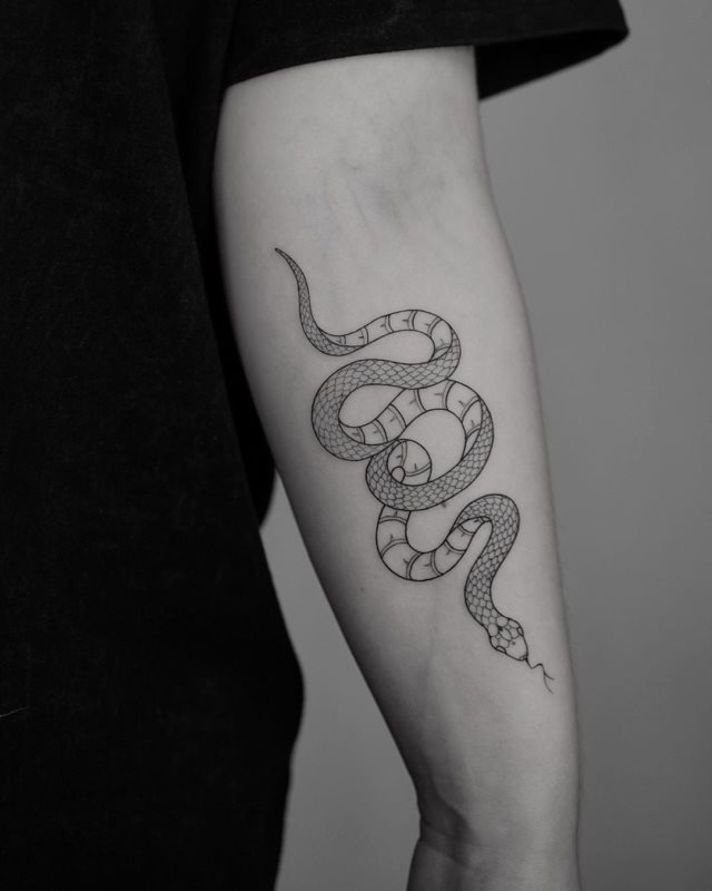 tattoo femenino de serpiente 53