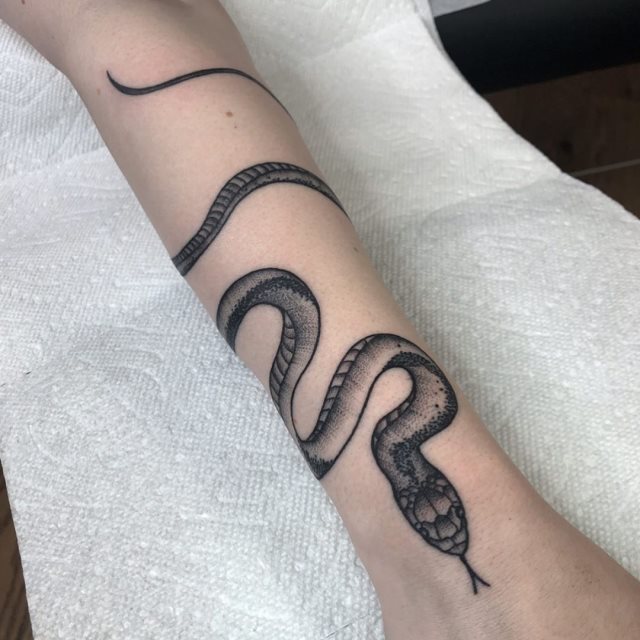 tattoo femenino de serpiente 55