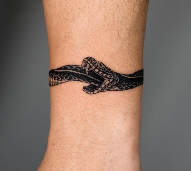 tattoo femenino de serpiente 57