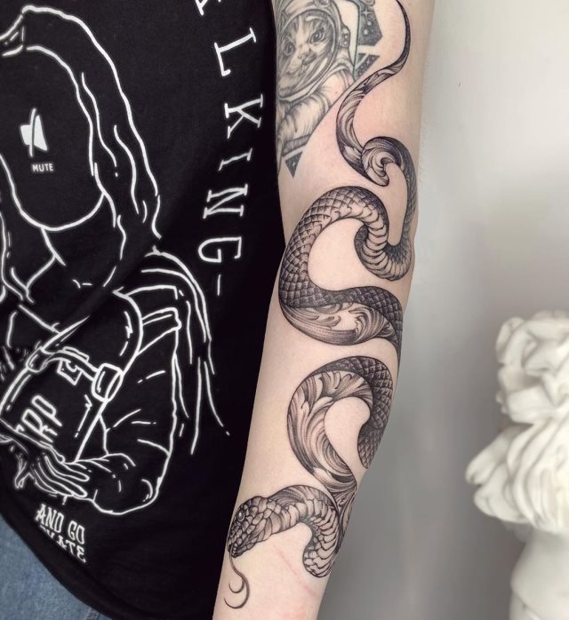 tattoo femenino de serpiente 59