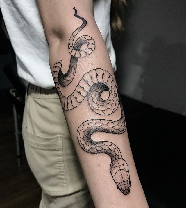 tattoo femenino de serpiente 60