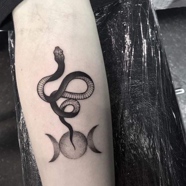 tattoo femenino de serpiente 63