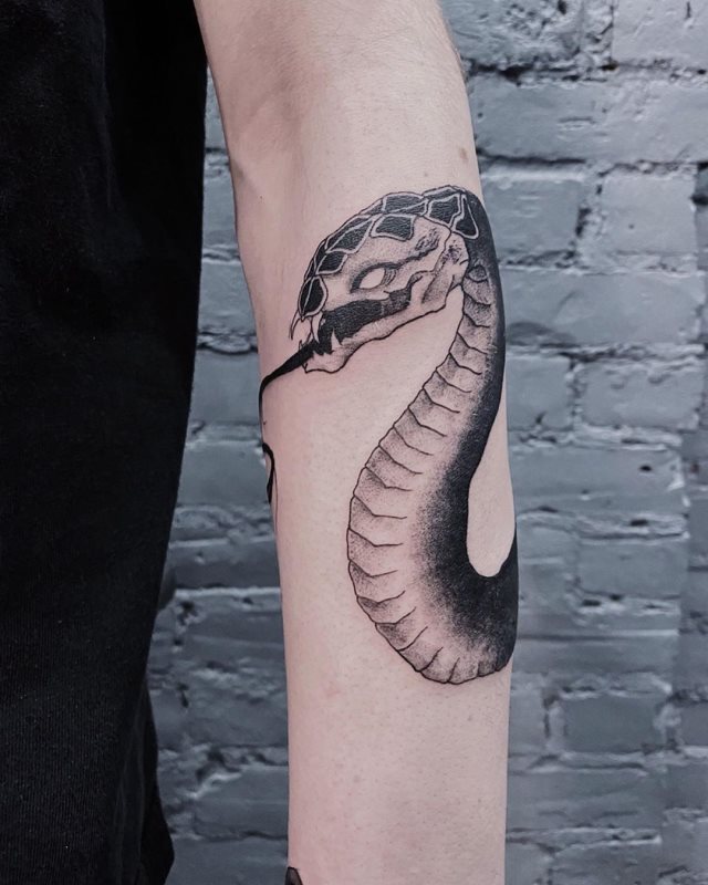 tattoo femenino de serpiente 64