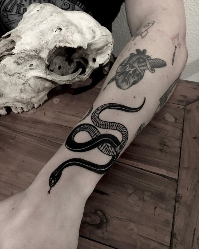 tattoo femenino de serpiente 65