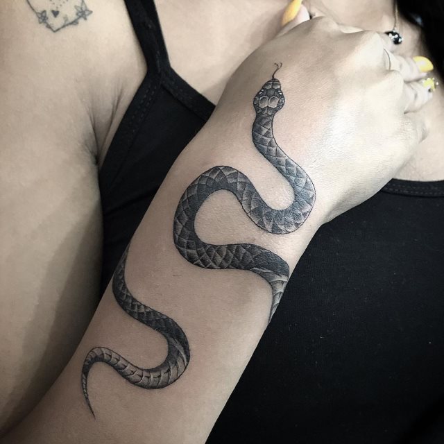 tattoo femenino de serpiente 67