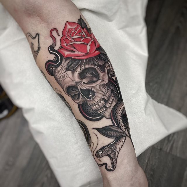 tattoo femenino de serpiente 69