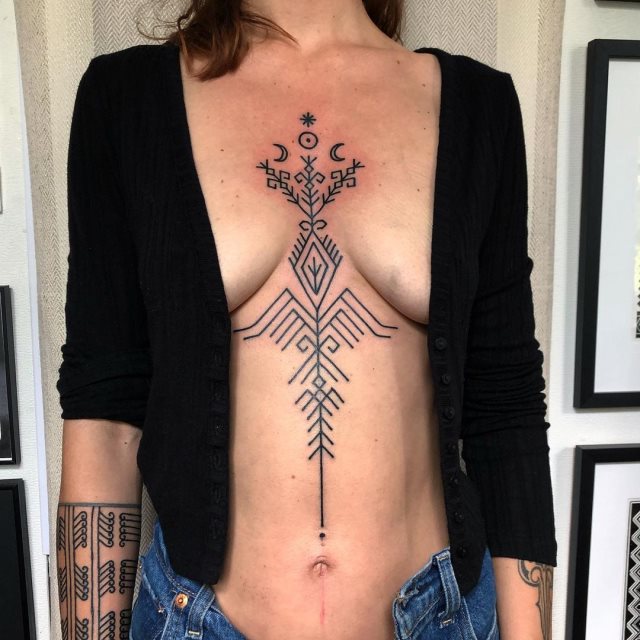 tattoo femenino de tribal 13