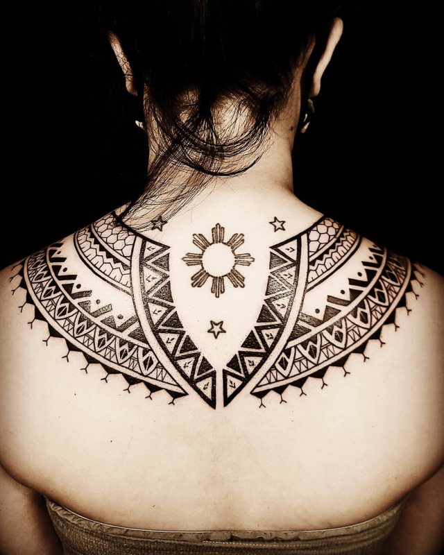tattoo femenino de tribal 17