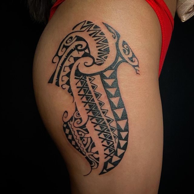 tattoo femenino de tribal 24