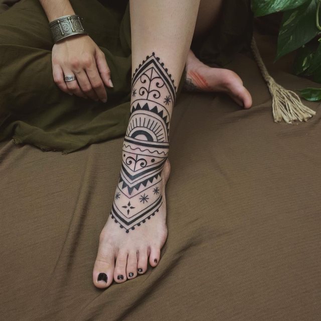 tattoo femenino de tribal 33