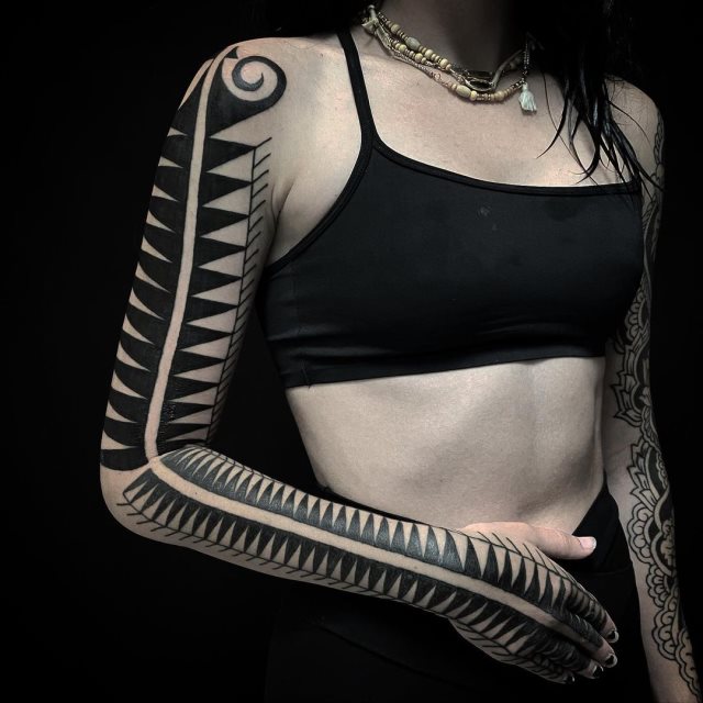 tattoo femenino de tribal 34