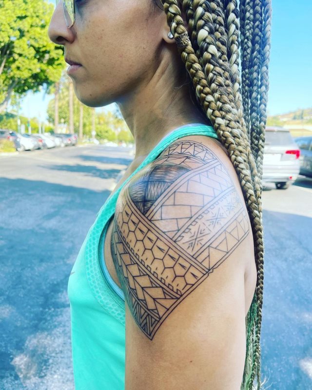 tattoo femenino de tribal 50