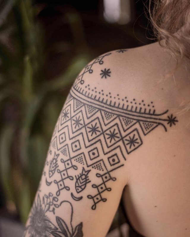 tattoo femenino de tribal 53