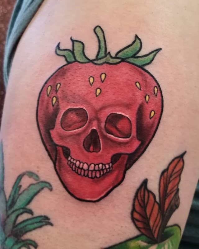 tattoo femenino de una calavera 02