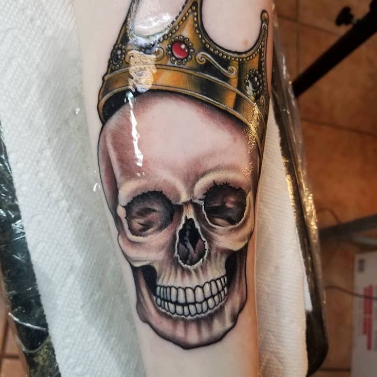 tattoo femenino de una calavera 04