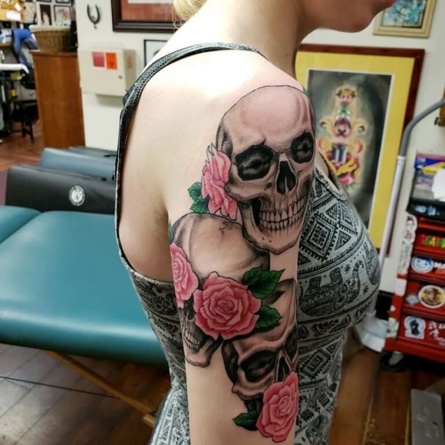 tattoo femenino de una calavera 06