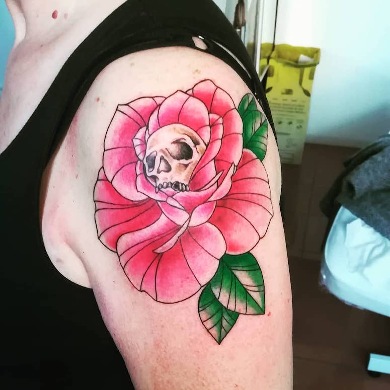 tattoo femenino de una calavera 109