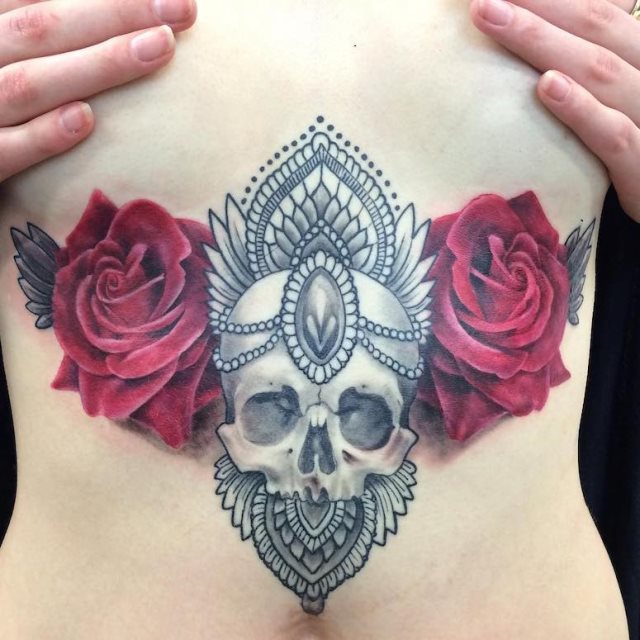 tattoo femenino de una calavera 11