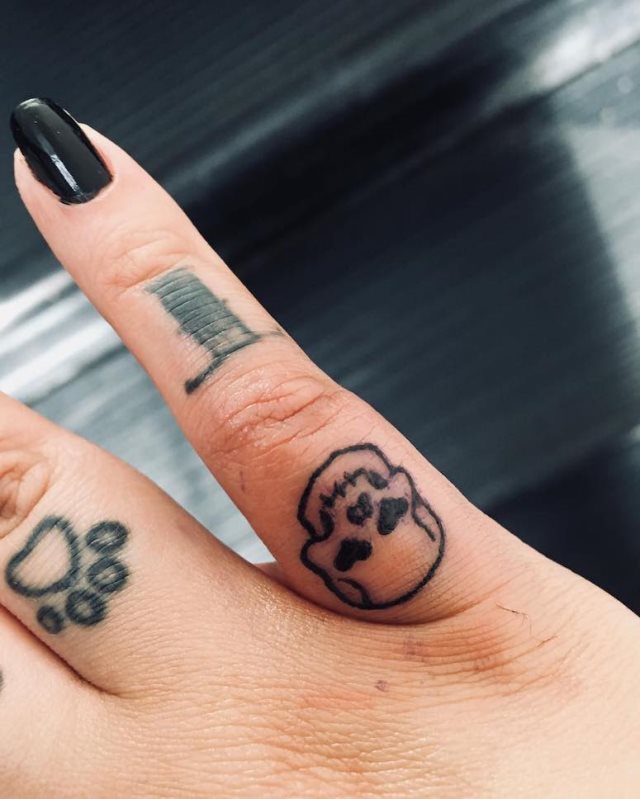 tattoo femenino de una calavera 32