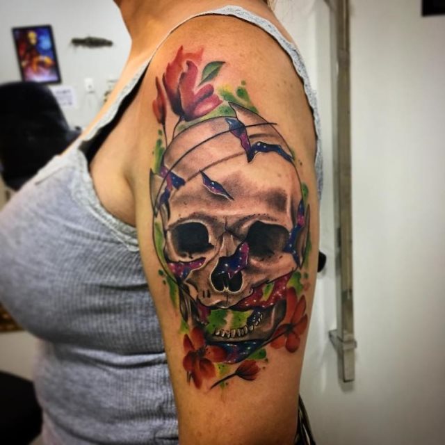 tattoo femenino de una calavera 35