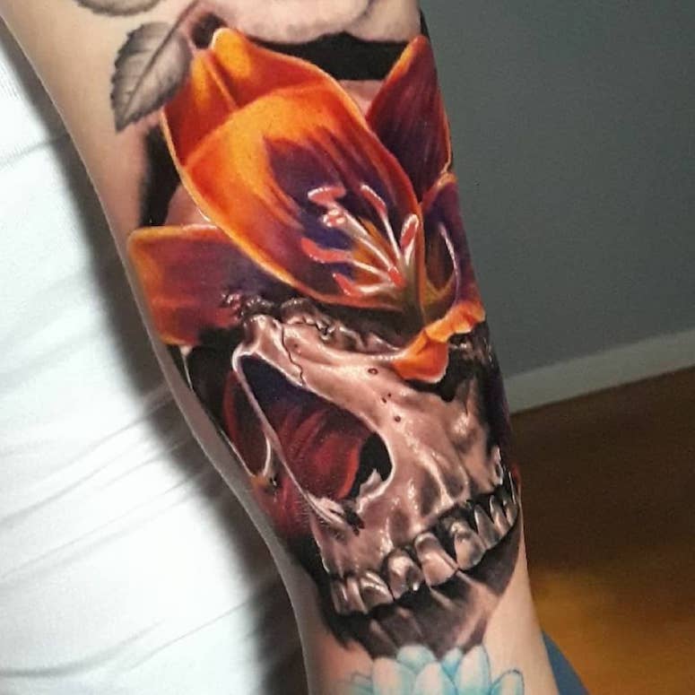 tattoo femenino de una calavera 36