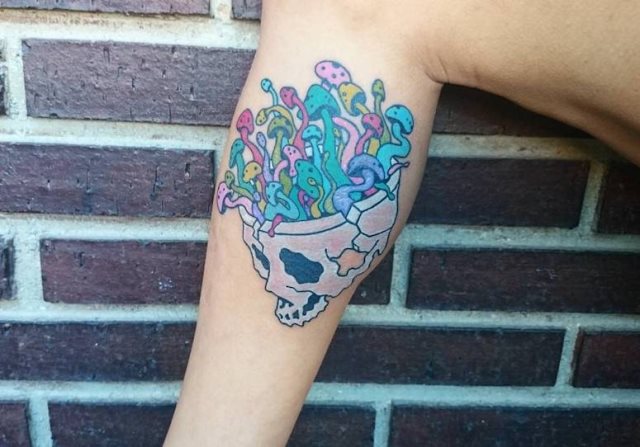 tattoo femenino de una calavera 38