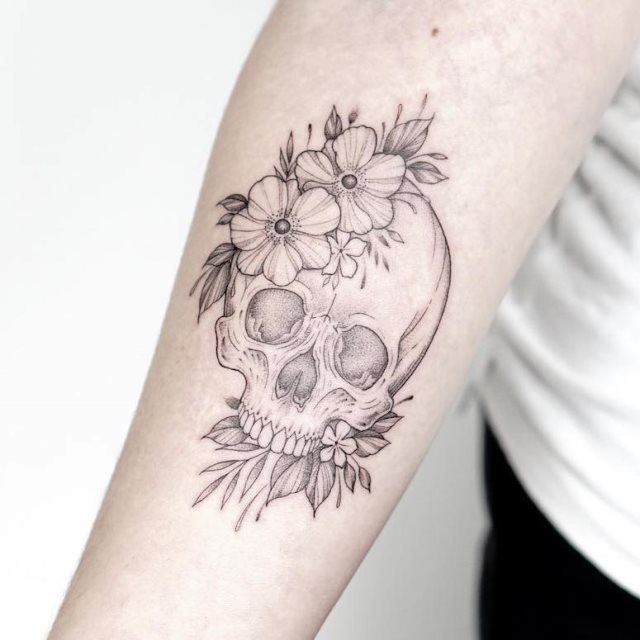 tattoo femenino de una calavera 40