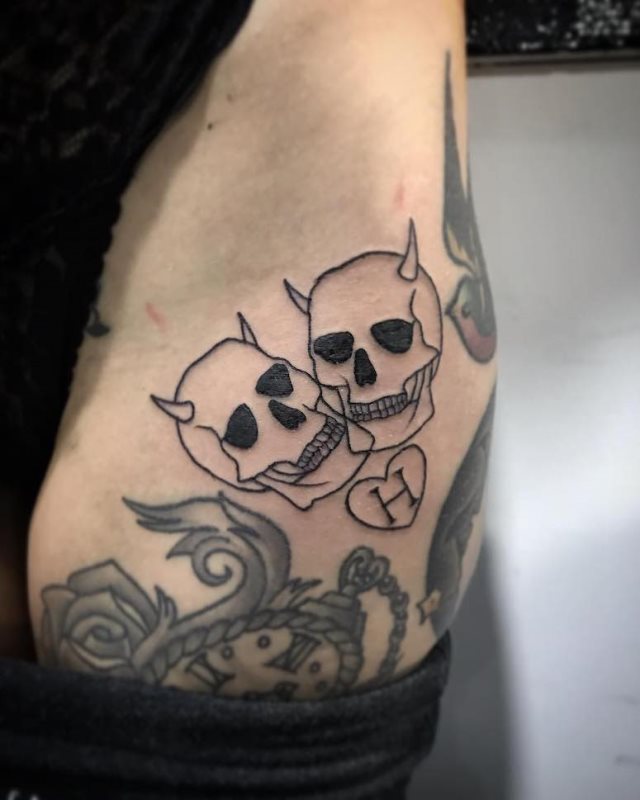 tattoo femenino de una calavera 46