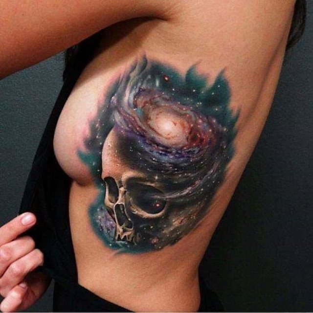 tattoo femenino de una calavera 47