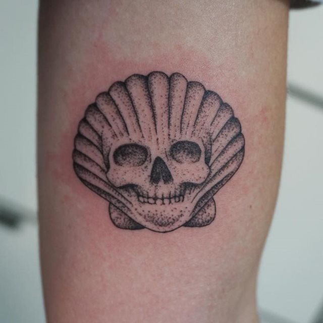 tattoo femenino de una calavera 53