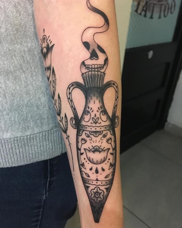 tattoo femenino de una calavera 55
