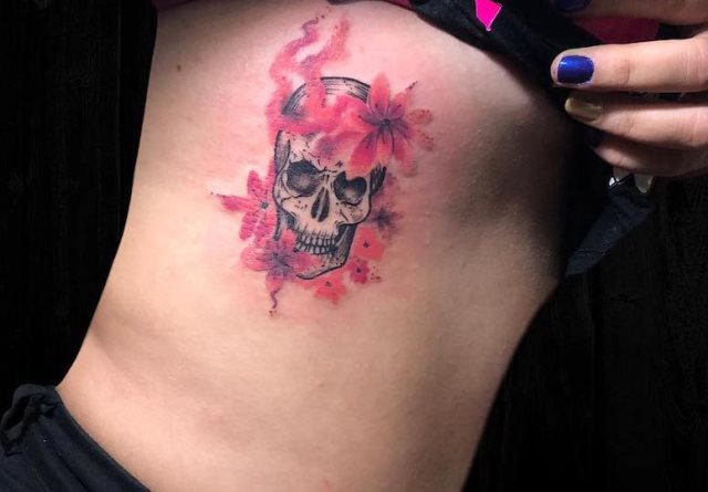 tattoo femenino de una calavera 59