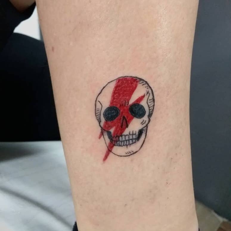 tattoo femenino de una calavera 60