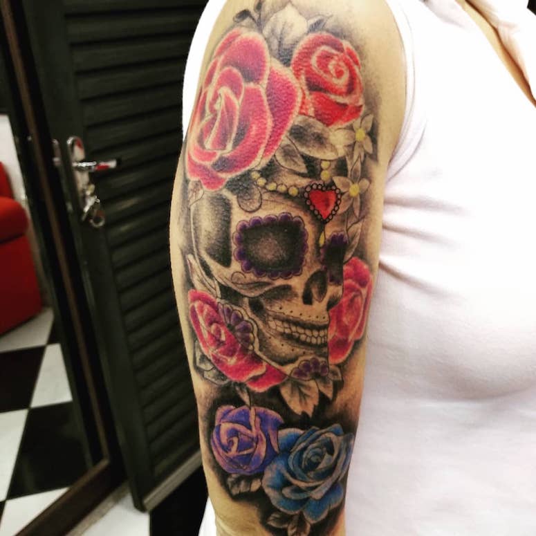 tattoo femenino de una calavera 74