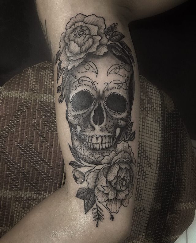 tattoo femenino de una calavera 78