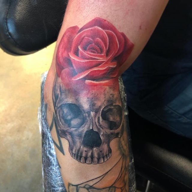 tattoo femenino de una calavera 82
