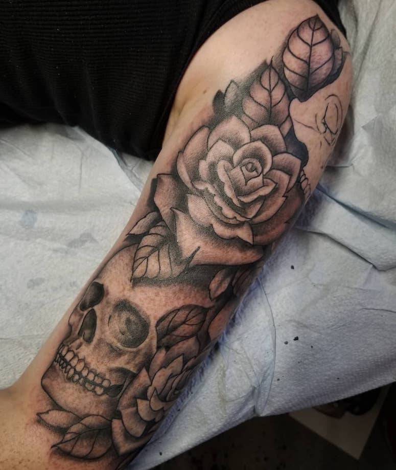 tattoo femenino de una calavera 87