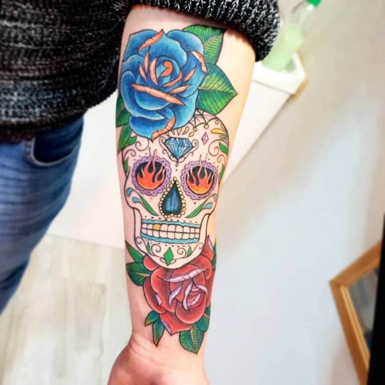 tattoo femenino de una calavera 88