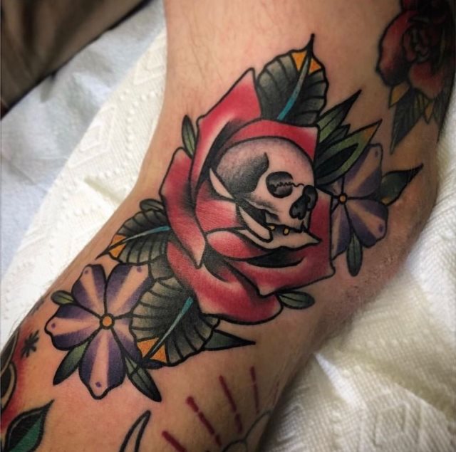 tattoo femenino de una calavera 92