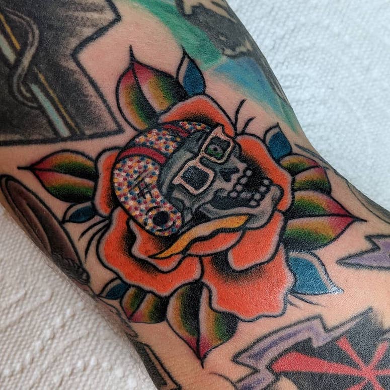 tattoo femenino de una calavera 94