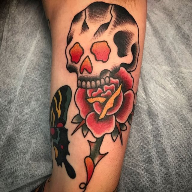 tattoo femenino de una calavera 97